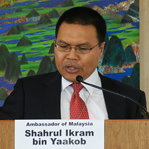 Ambassador of Malaysia, H.E, Shahrul Ikram bin Yaakob, giving the opening keynote speech.